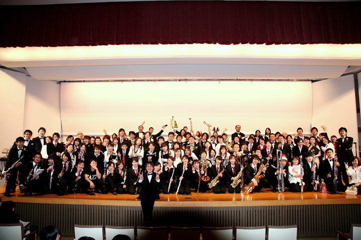 東京ブレイズ・シンフォニックバンドと六角橋吹奏楽団の合同写真